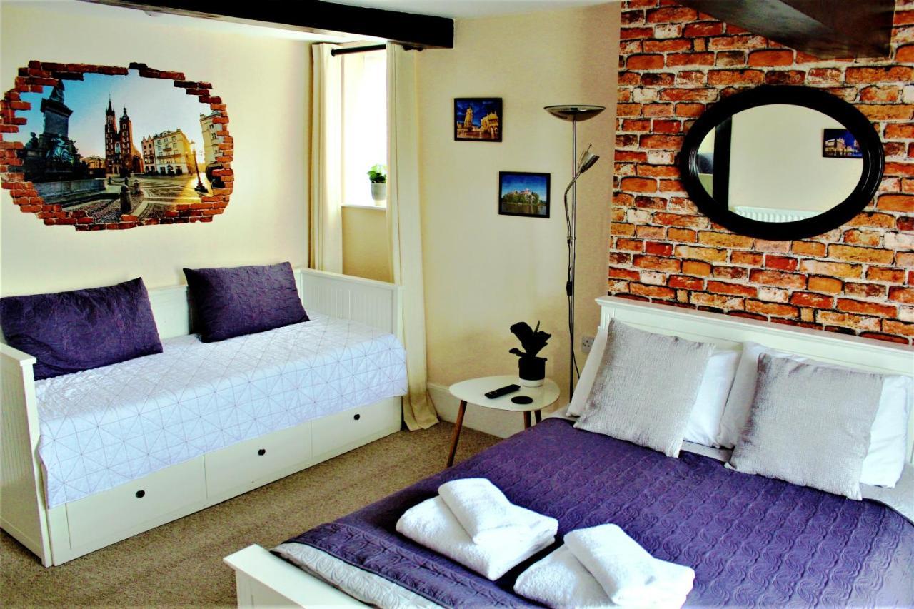 The Dove Inn Micheldever Экстерьер фото