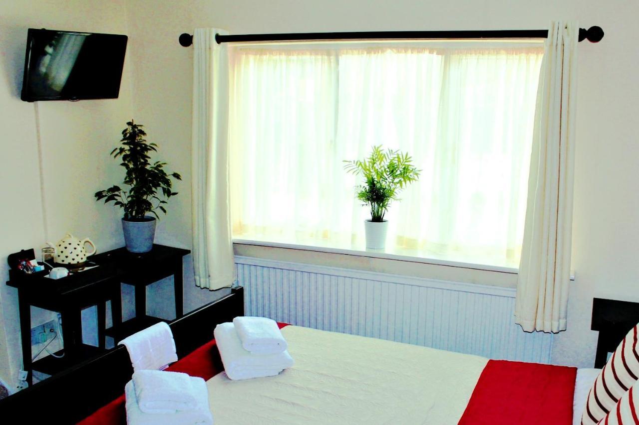 The Dove Inn Micheldever Экстерьер фото